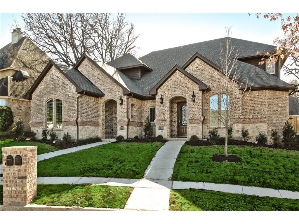 1809 Evergreen Court, Grapevine, TX 76051