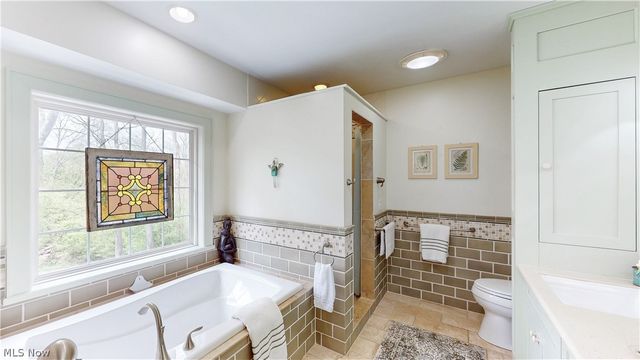 30 Blackberry Drive, Hudson, OH 44236