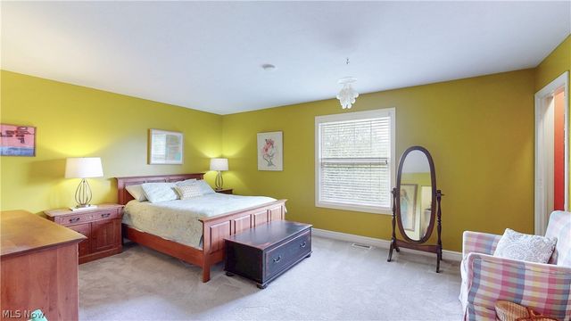 30 Blackberry Drive, Hudson, OH 44236