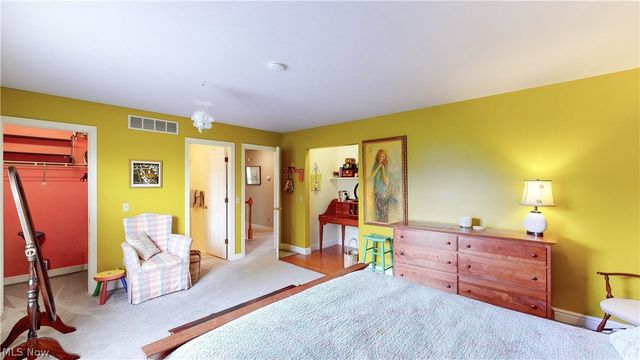 30 Blackberry Drive, Hudson, OH 44236