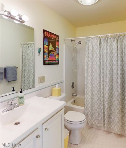 30 Blackberry Drive, Hudson, OH 44236