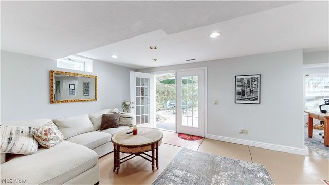30 Blackberry Drive, Hudson, OH 44236