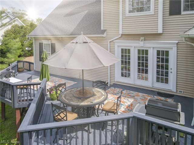 30 Blackberry Drive, Hudson, OH 44236