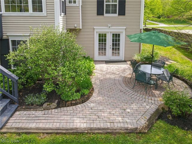 30 Blackberry Drive, Hudson, OH 44236
