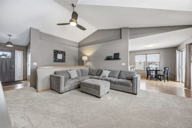 3523 Prairie Creek SW, Cedar Rapids, IA 52404