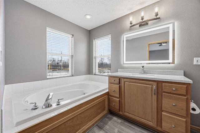 3523 Prairie Creek SW, Cedar Rapids, IA 52404