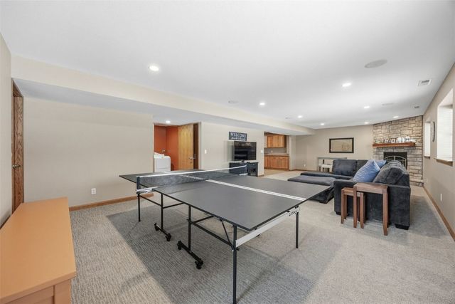 3523 Prairie Creek SW, Cedar Rapids, IA 52404