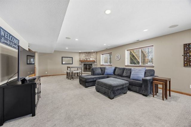 3523 Prairie Creek SW, Cedar Rapids, IA 52404