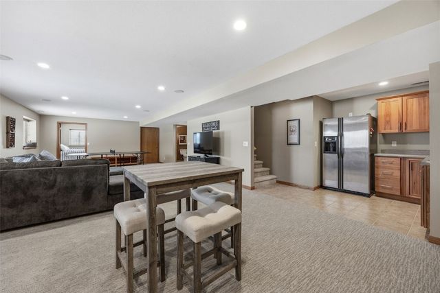 3523 Prairie Creek SW, Cedar Rapids, IA 52404