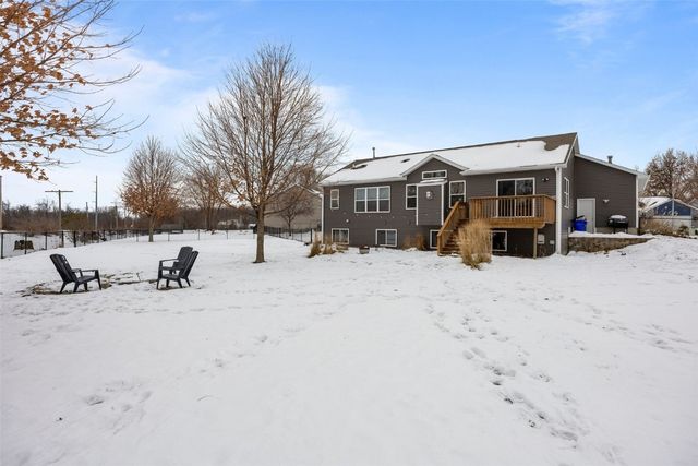 3523 Prairie Creek SW, Cedar Rapids, IA 52404