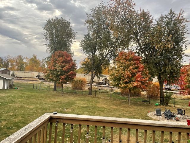 3523 Prairie Creek SW, Cedar Rapids, IA 52404