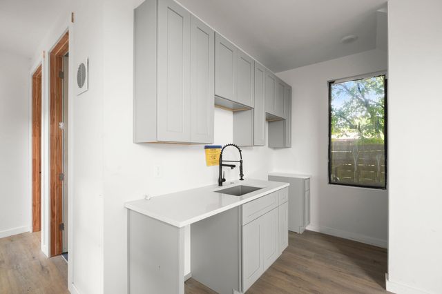 1706 Redd ST 2, Austin, TX 78745