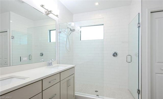 7320 Rockefeller DR, Naples, FL 34119