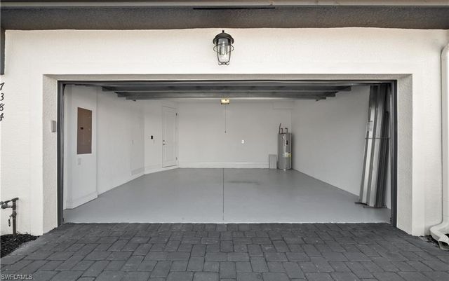 7320 Rockefeller DR, Naples, FL 34119