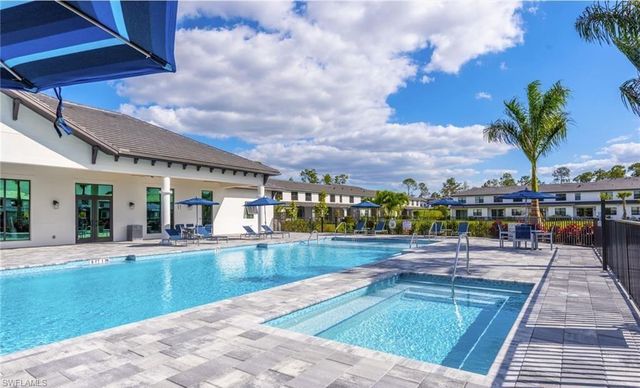 7320 Rockefeller DR, Naples, FL 34119