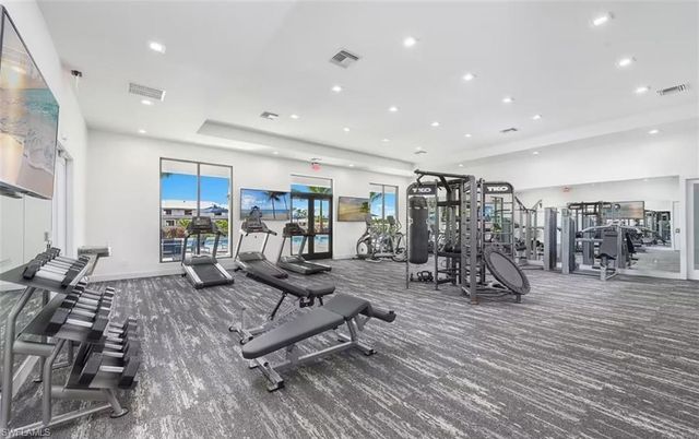 7320 Rockefeller DR, Naples, FL 34119