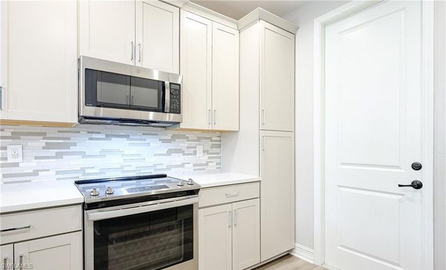 7320 Rockefeller DR, Naples, FL 34119