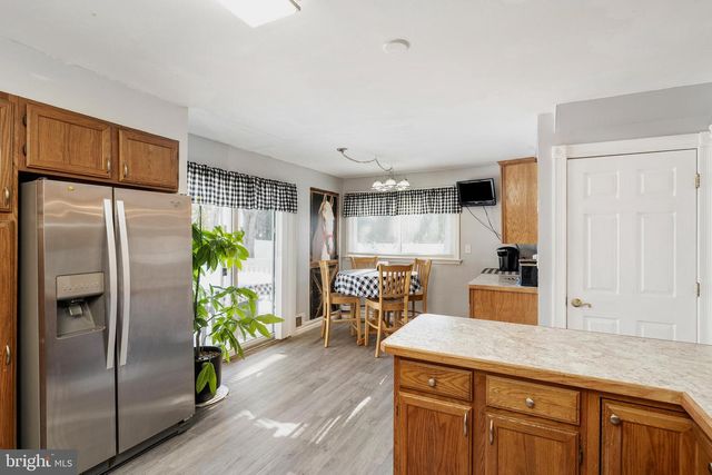 13 TICONDEROGA DR, Bordentown, NJ 08505