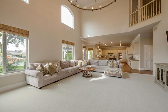 2547 W Lake Van Ness Circle, Fresno, CA 93711