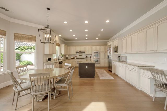 2547 W Lake Van Ness Circle, Fresno, CA 93711