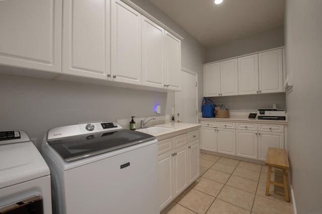 2547 W Lake Van Ness Circle, Fresno, CA 93711