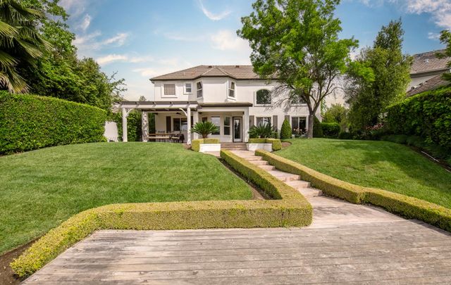 2547 W Lake Van Ness Circle, Fresno, CA 93711