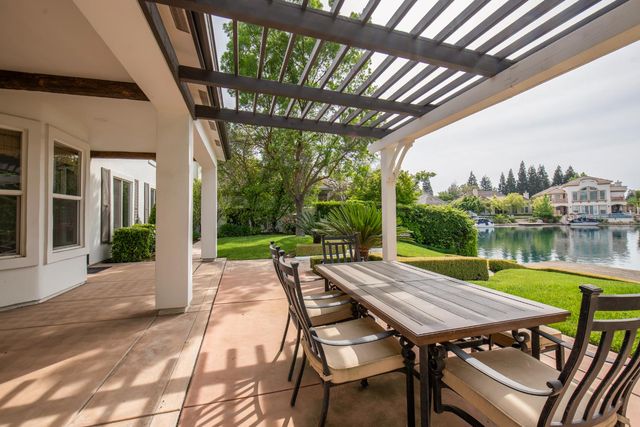 2547 W Lake Van Ness Circle, Fresno, CA 93711