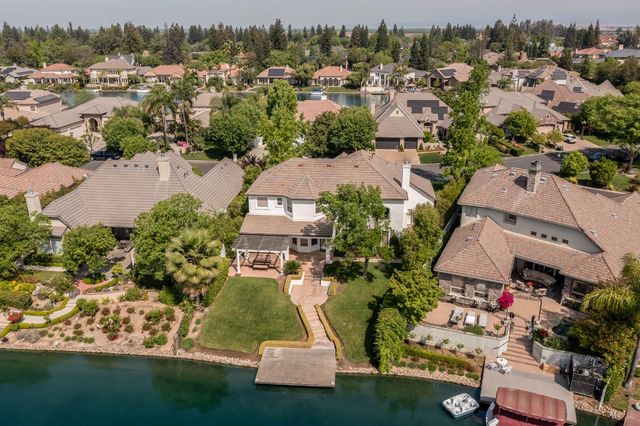 2547 W Lake Van Ness Circle, Fresno, CA 93711