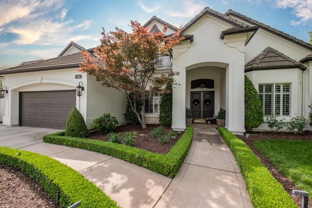 2547 W Lake Van Ness Circle, Fresno, CA 93711