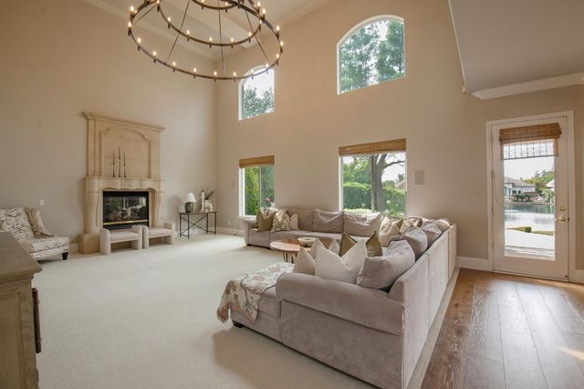 2547 W Lake Van Ness Circle, Fresno, CA 93711