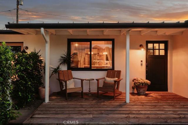 271 Camellia Lane, Costa Mesa, CA 92627