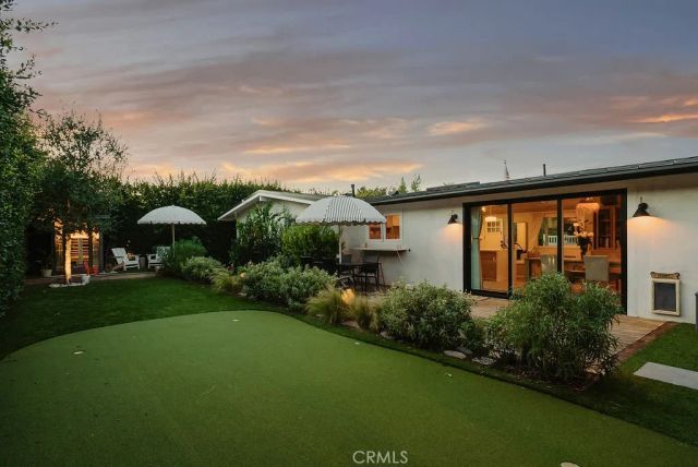 271 Camellia Lane, Costa Mesa, CA 92627