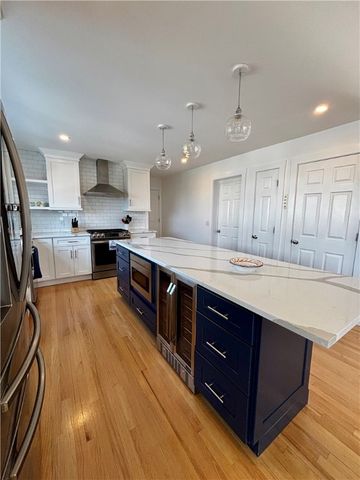 433 Wolcott Avenue, Middletown, RI 02842