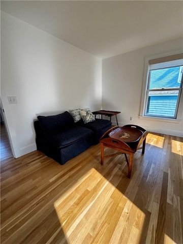 433 Wolcott Avenue, Middletown, RI 02842