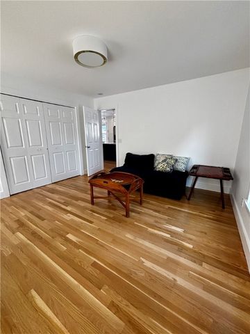 433 Wolcott Avenue, Middletown, RI 02842