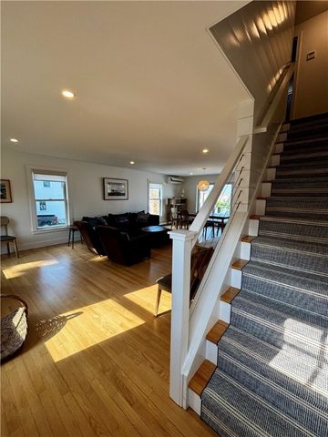 433 Wolcott Avenue, Middletown, RI 02842