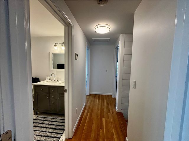 433 Wolcott Avenue, Middletown, RI 02842