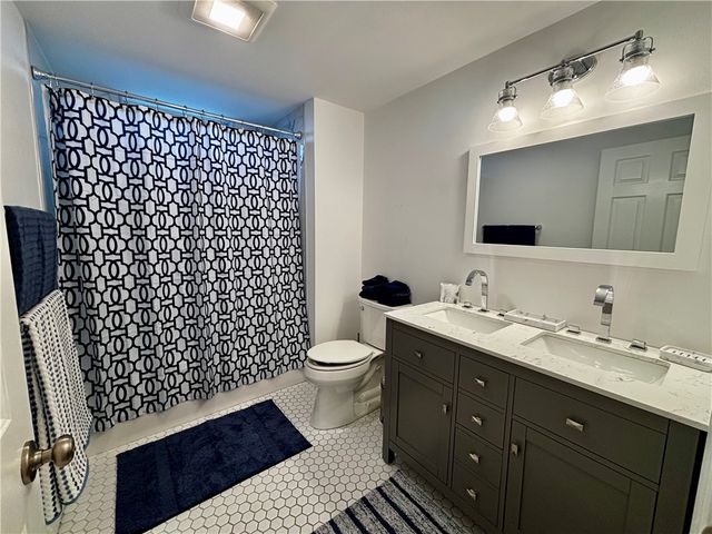 433 Wolcott Avenue, Middletown, RI 02842