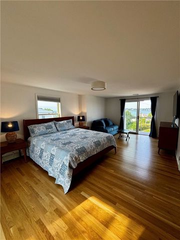 433 Wolcott Avenue, Middletown, RI 02842