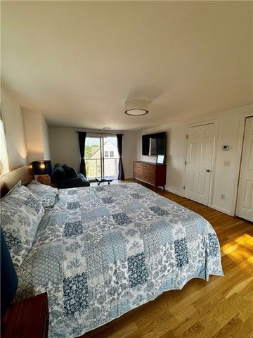 433 Wolcott Avenue, Middletown, RI 02842