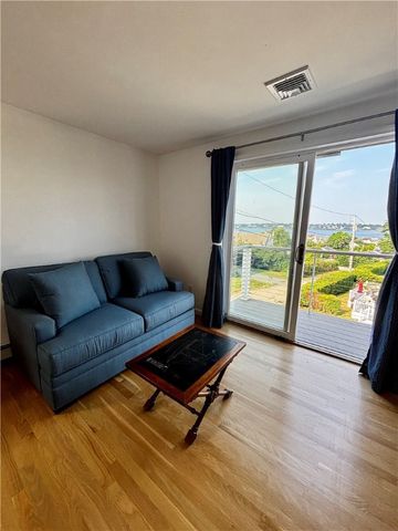 433 Wolcott Avenue, Middletown, RI 02842