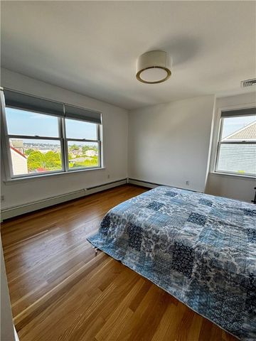 433 Wolcott Avenue, Middletown, RI 02842