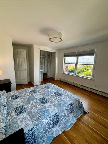 433 Wolcott Avenue, Middletown, RI 02842