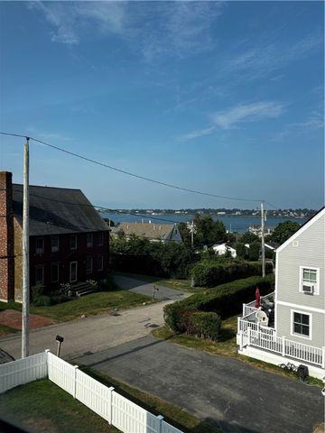 433 Wolcott Avenue, Middletown, RI 02842