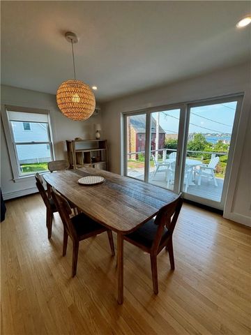 433 Wolcott Avenue, Middletown, RI 02842