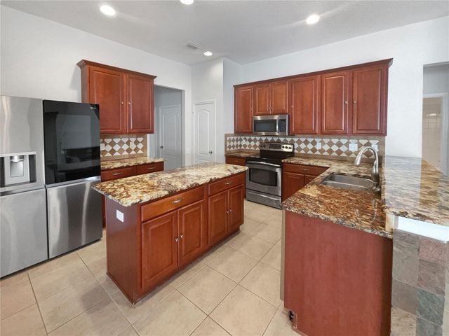 2046 HEARTLAND CIRCLE, Valrico, FL 33594