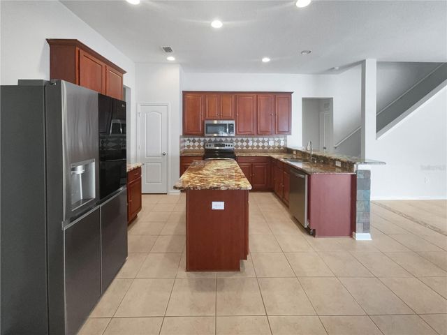 2046 HEARTLAND CIRCLE, Valrico, FL 33594