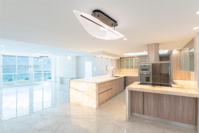 700 S Ocean Blvd 504, Boca Raton, FL 33432