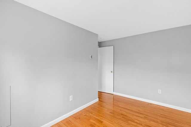 7 Glen Ave 11, Chelmsford, MA 01824