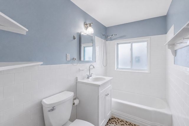 7 Glen Ave 11, Chelmsford, MA 01824